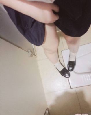 女子偷情孩子被情人打成植物人_高清版完整版未删减