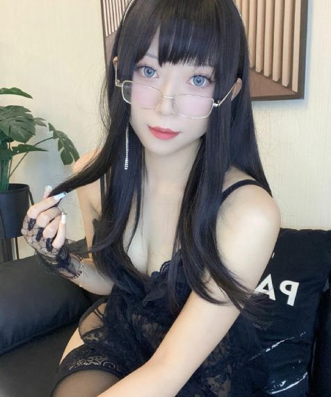 年轻漂亮的秘书4_4K高清视频观看